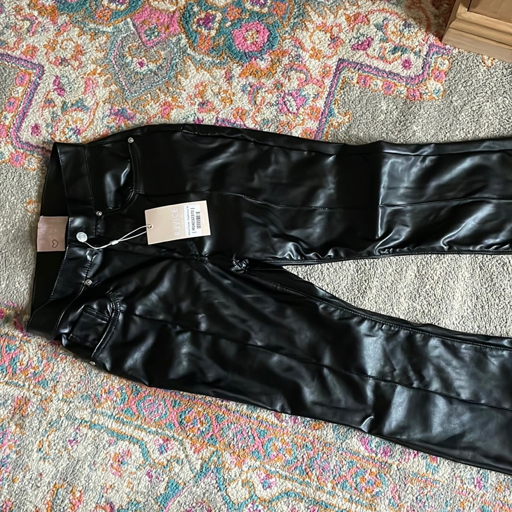 REVICE DENIM NEW WITH TAGS Venus Flares leather Supernova